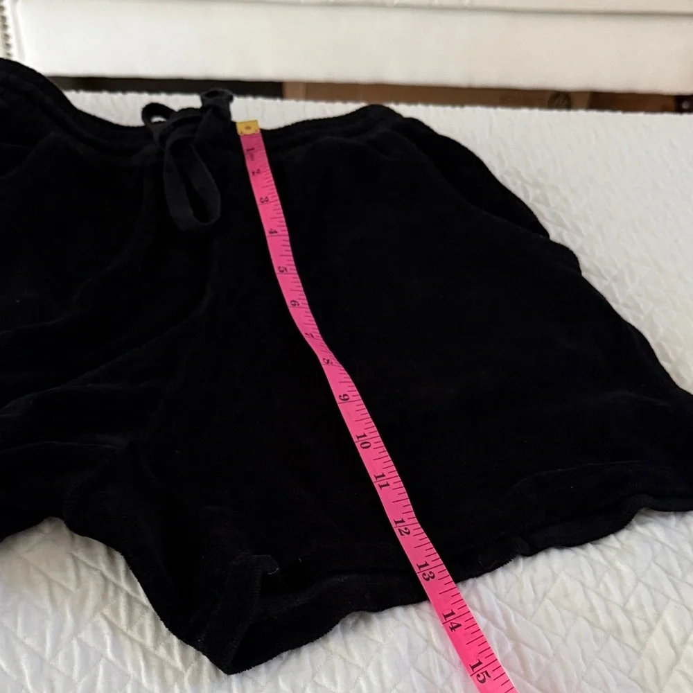 Cozy Women's Velvet Black Shorts Size S